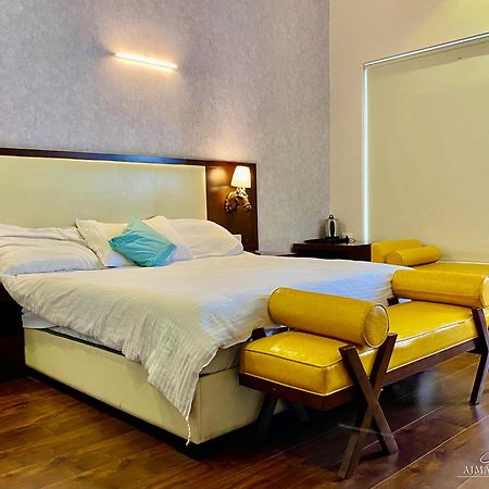 Mountain Trails Hotel อูตี ภายนอก รูปภาพ