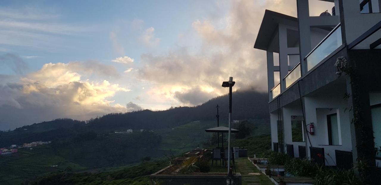 Mountain Trails Hotel อูตี ภายนอก รูปภาพ