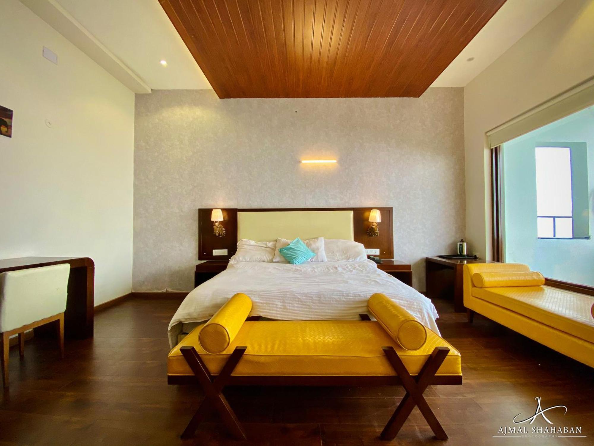Mountain Trails Hotel อูตี ภายนอก รูปภาพ
